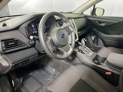 Used 2023 Subaru Outback Premium image 9