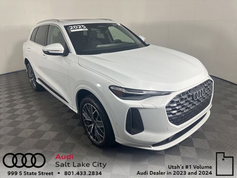 Certified 2025 Audi Q5 Premium Plus w/ Premium Plus image 1