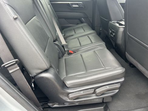 Used 2025 Chevrolet Tahoe LT RWD image 14