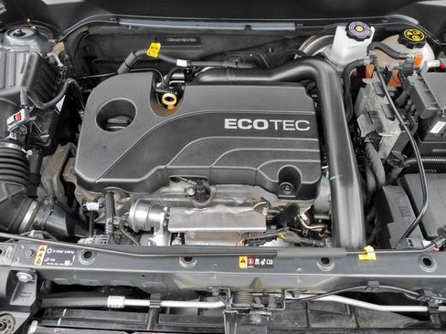 Used 2021 Chevrolet Equinox LT image 34