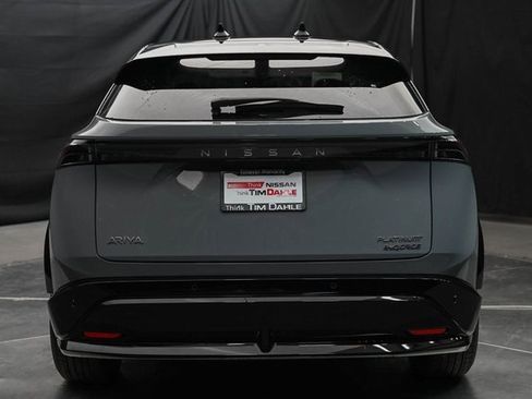 New 2025 Nissan Ariya Platinum image 11