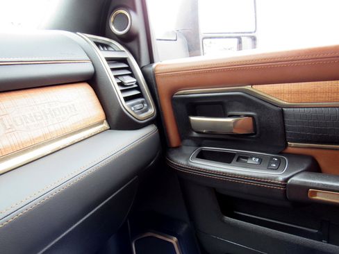 Used 2024 RAM 2500 Limited image 37