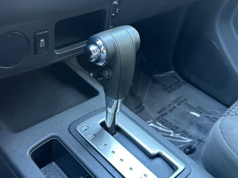 Used 2018 Nissan Frontier SV RWD image 31