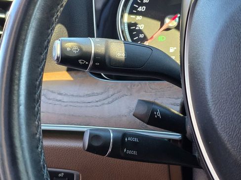 Used 2017 Mercedes-Benz E 300 RWD Sedan image 45