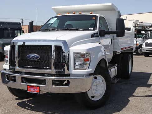 Used 2023 Ford F650 2WD Regular Cab Super Duty image 4