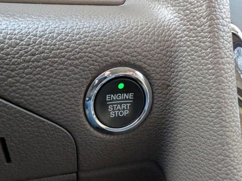 Used 2016 Lincoln Navigator Select image 36