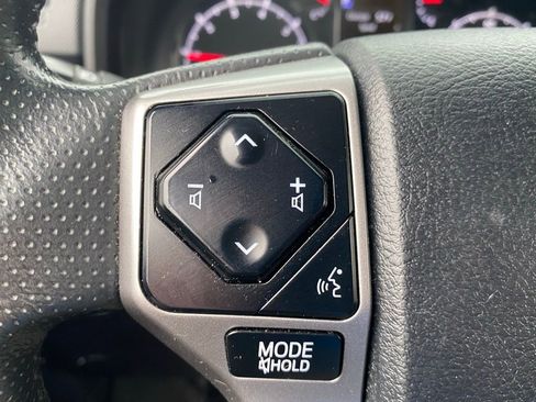 Used 2020 Toyota 4Runner SR5 AWD/4WD image 24