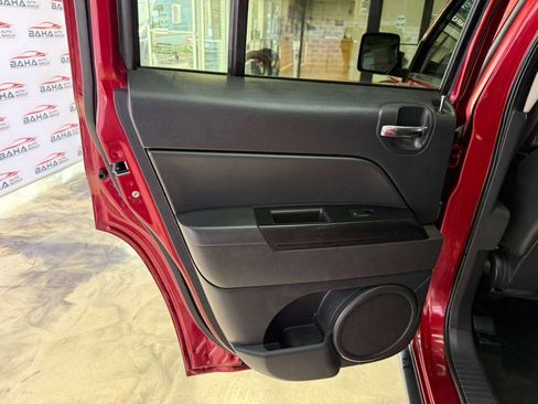 Used 2015 Jeep Patriot High Altitude FWD image 26