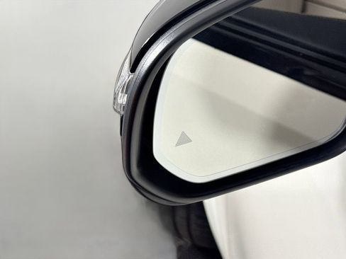 Used 2021 Mercedes-Benz GLS 580 4MATIC image 21