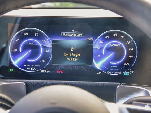 Used 2025 Mercedes-Benz EQB 250+ image 29