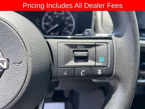 Used 2022 Nissan Rogue SV FWD image 8