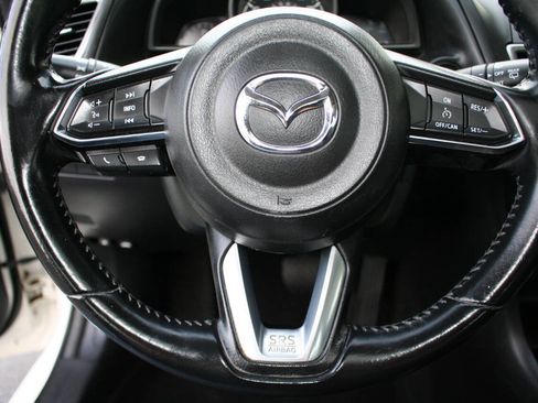 Used 2018 MAZDA MAZDA3 Touring image 11