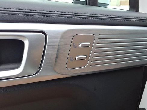 Used 2024 Hyundai Santa Fe Limited image 12