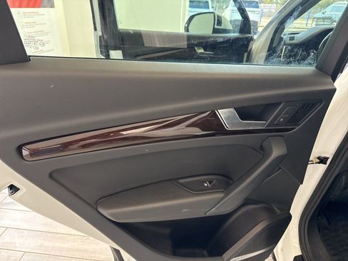 Used 2018 Audi Q5 2.0T Premium Plus w/ Premium Plus Package AWD/4WD image 9