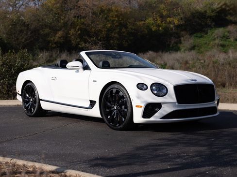 Used 2024 Bentley Continental GT image 12