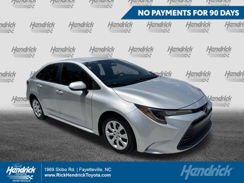 Certified 2025 Toyota Corolla LE FWD image 1