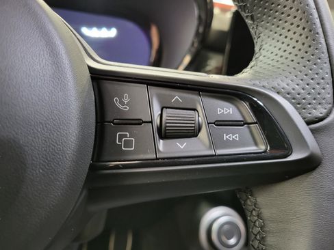 New 2025 Alfa Romeo Tonale w/ Premium Package image 93