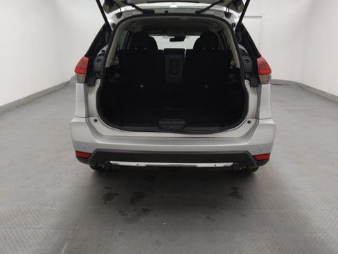 Used 2020 Nissan Rogue SV image 29