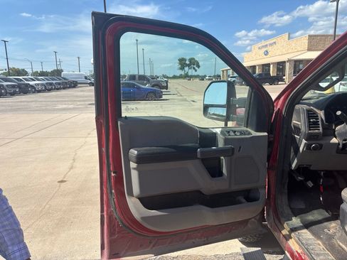 Used 2022 Ford F350 XLT w/ XLT Value Package AWD/4WD image 3