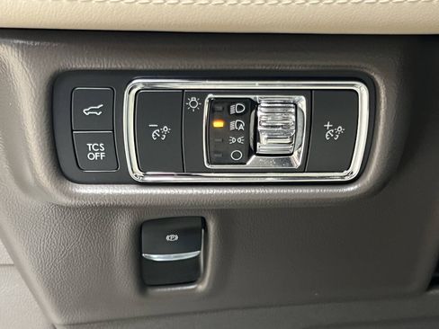Used 2022 Lincoln Nautilus Reserve w/ Equipment Group 201A AWD/4WD image 30