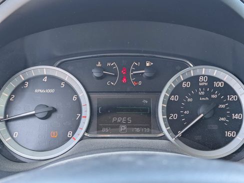 Used 2014 Nissan Sentra SR FWD image 23