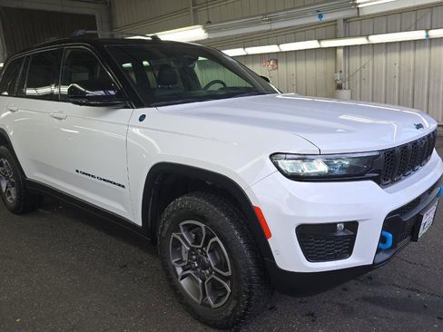 Used 2023 Jeep Grand Cherokee Trailhawk w/ Advanced Protech Group II image 2