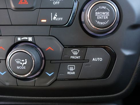 Used 2022 Jeep Renegade Trailhawk image 31