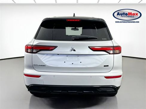 Used 2023 Mitsubishi Outlander SEL Black Edition image 8