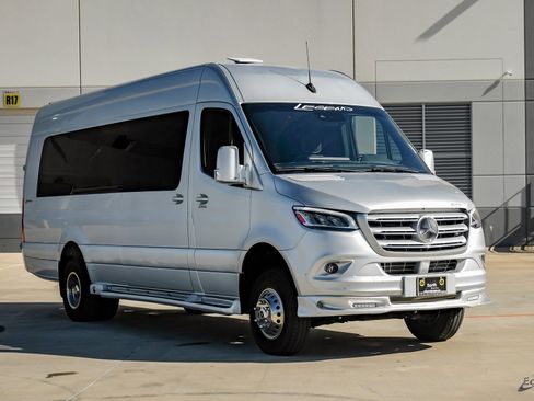 Used 2023 Mercedes-Benz Sprinter 3500 w/ Parking Package image 21