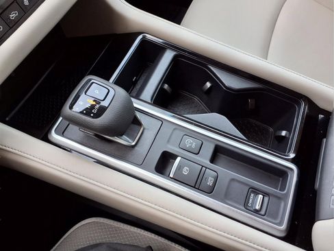 Certified 2025 Nissan Pathfinder SL FWD image 20