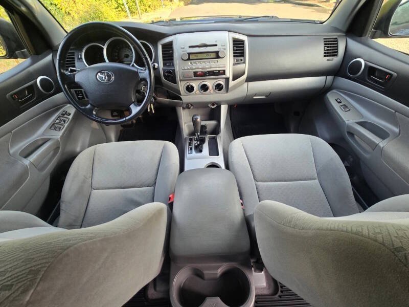 Used 2005 Toyota Tacoma 4x4 Double Cab w/ SR5 Pkg #3 image 2