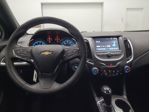 Used 2018 Chevrolet Cruze LT w/ Convenience Package image 22