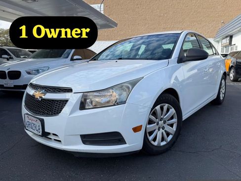 Used 2011 Chevrolet Cruze LS image 1
