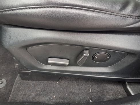 Used 2022 Ford Explorer XLT w/ Equipment Group 202A image 30