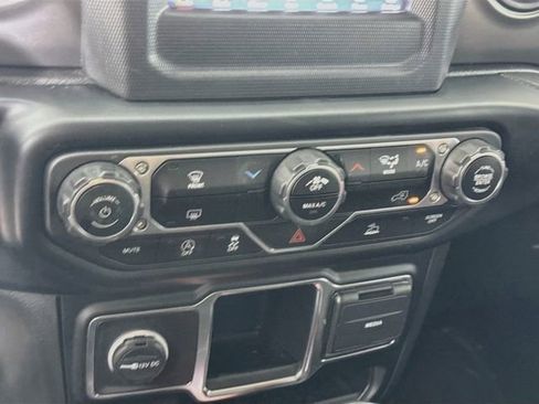 Used 2023 Jeep Gladiator Sport AWD/4WD image 15