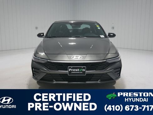 Used 2025 Hyundai Elantra Sport image 2