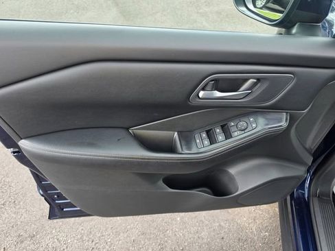 Used 2025 Nissan Rogue SV FWD image 7