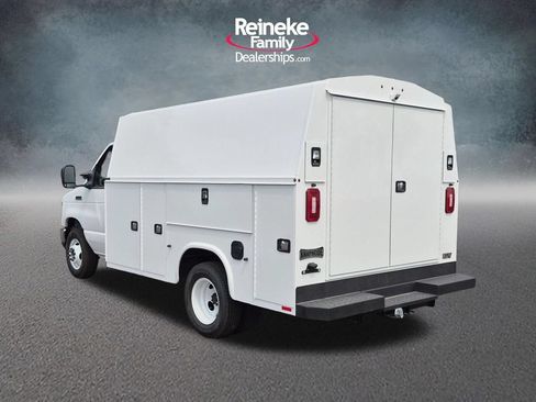 New 2027 Ford E-350 and Econoline 350 Super Duty w/ Power Equipment Group RWD image 8