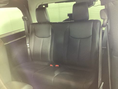 Used 2016 Jeep Wrangler Sahara AWD/4WD image 13