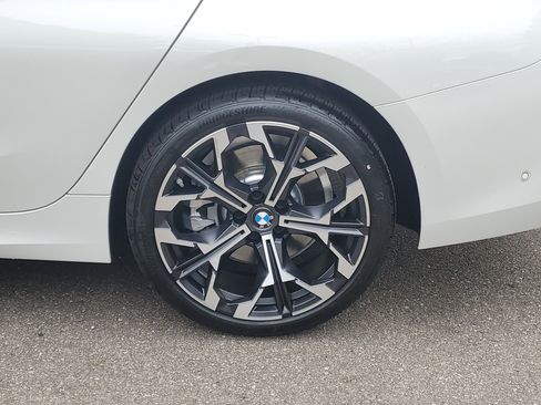 Certified 2026 BMW 330i xDrive Sedan w/ Premium Package AWD/4WD image 27