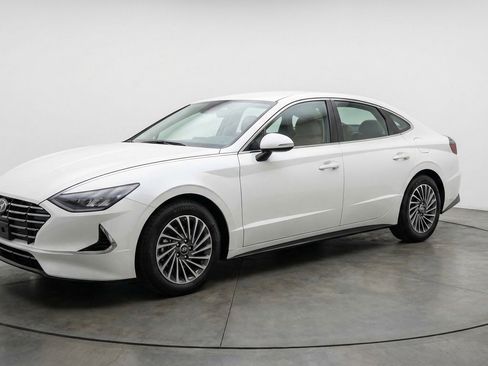 Used 2025 Hyundai Sonata SEL image 2