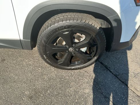 Certified 2025 Volkswagen Taos SEL w/ Black Wheel Plus Package image 29