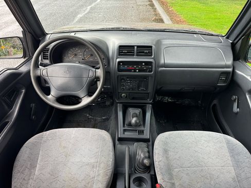 Used 1998 Chevrolet Tracker 4WD image 22