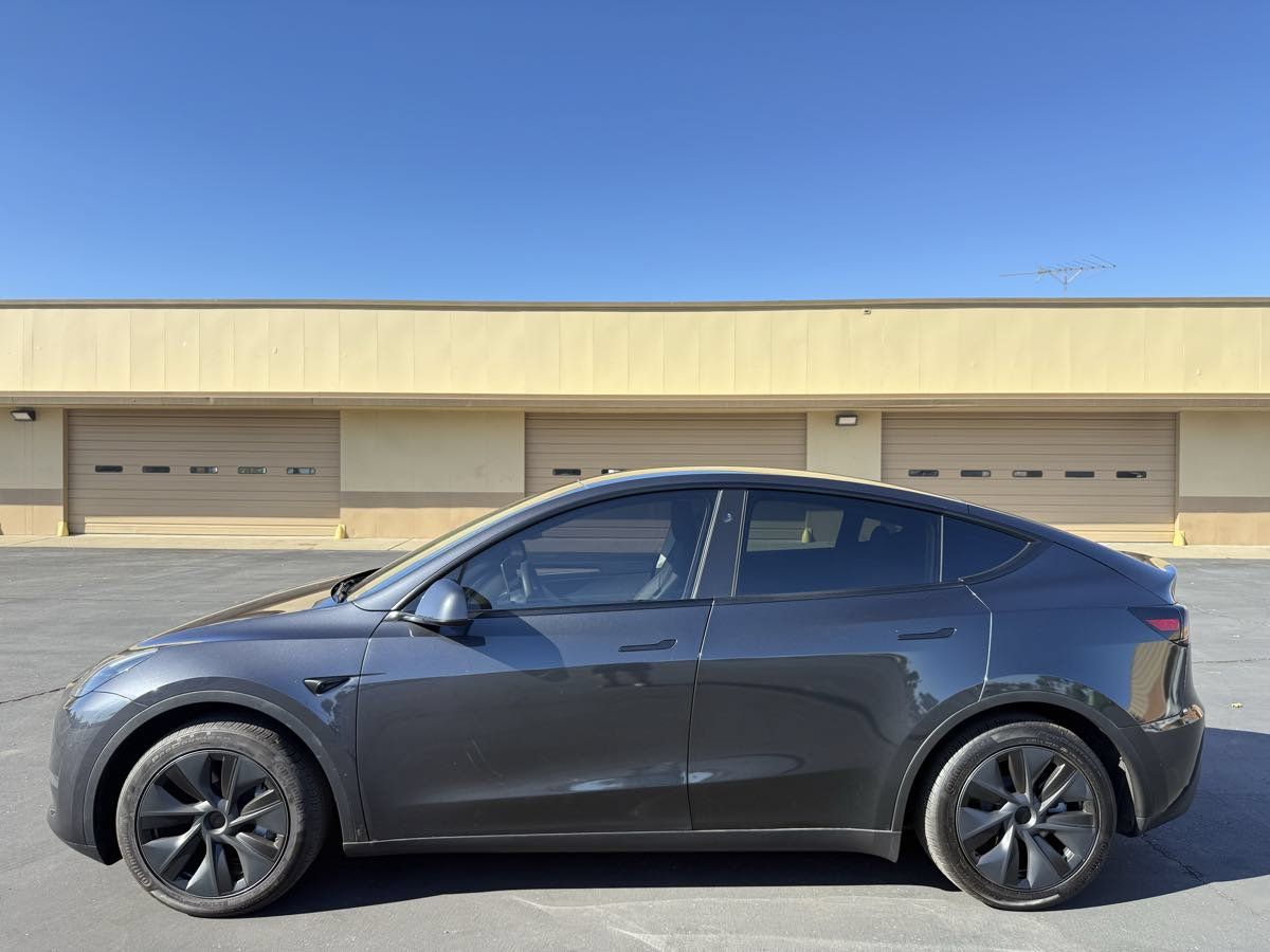 Used 2024 Tesla Model Y Long Range RWD image 4