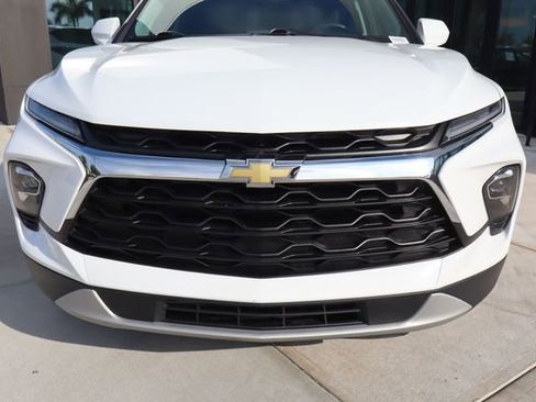 Used 2025 Chevrolet Blazer LT AWD/4WD image 16