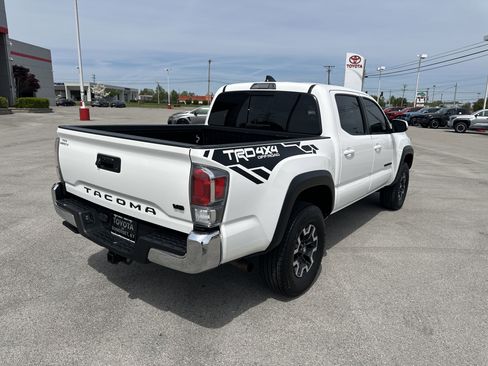 Certified 2022 Toyota Tacoma TRD Off-Road image 5