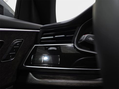 Certified 2025 Audi Q8 Premium Plus w/ Premium Plus Package image 28