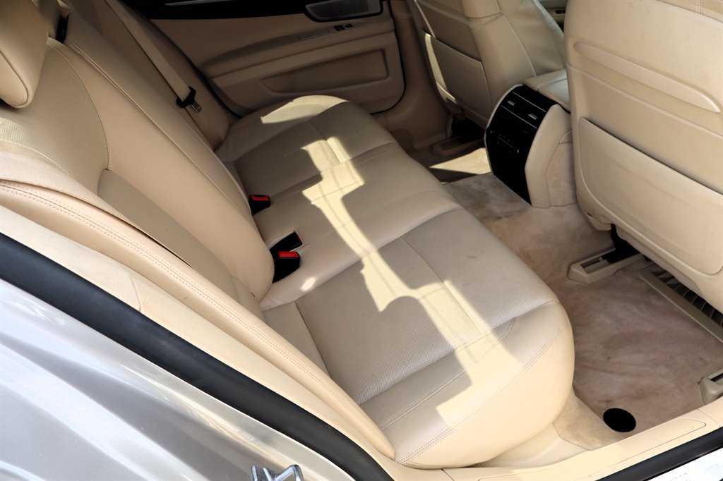 Used 2013 BMW 750i RWD image 20
