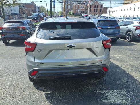 Certified 2024 Chevrolet Trax RS FWD image 6