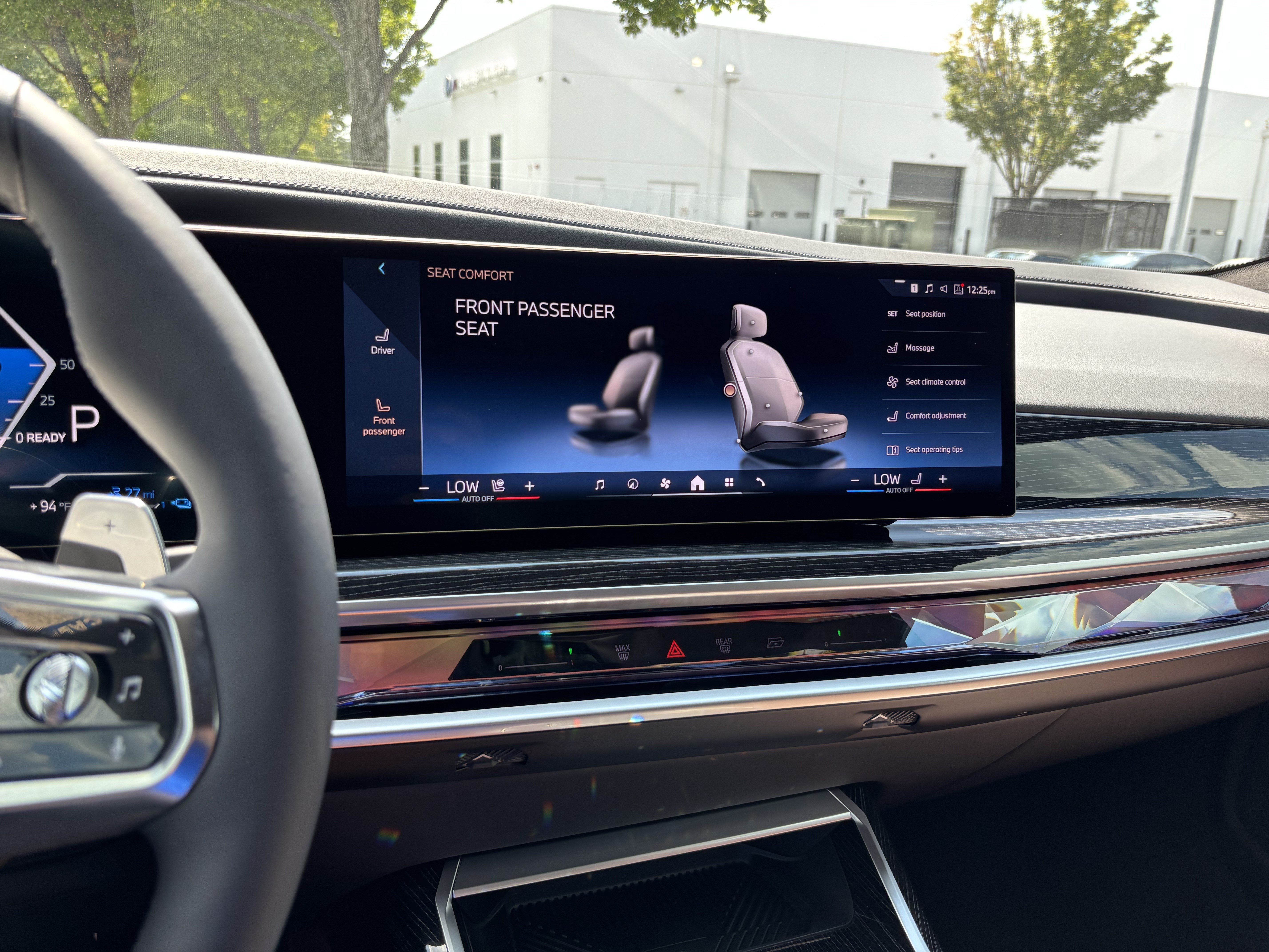 Certified 2025 BMW 750e xDrive w/ Executive Package AWD/4WD image 31